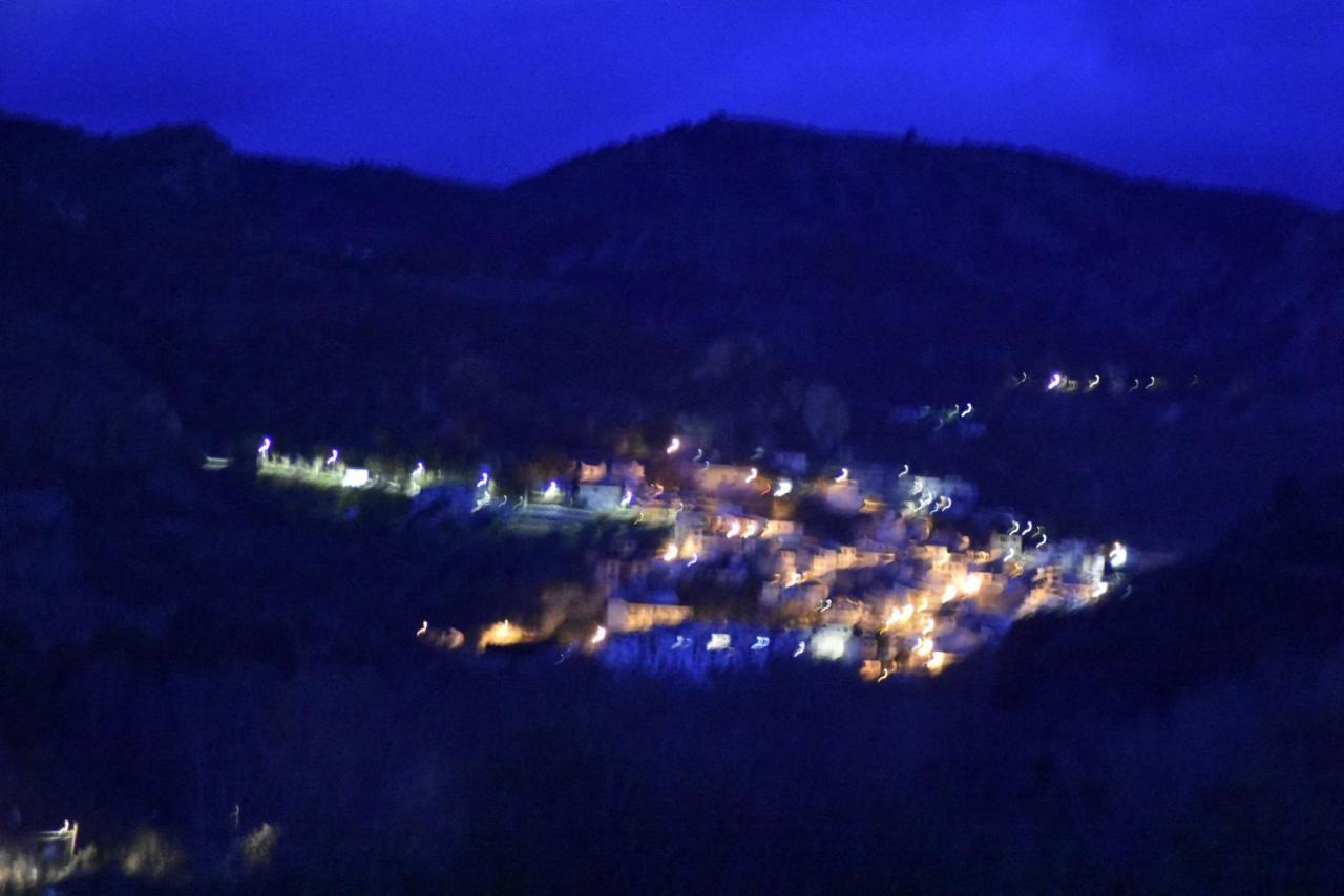 La Casa De Lya Villa Dudar Buitenkant foto